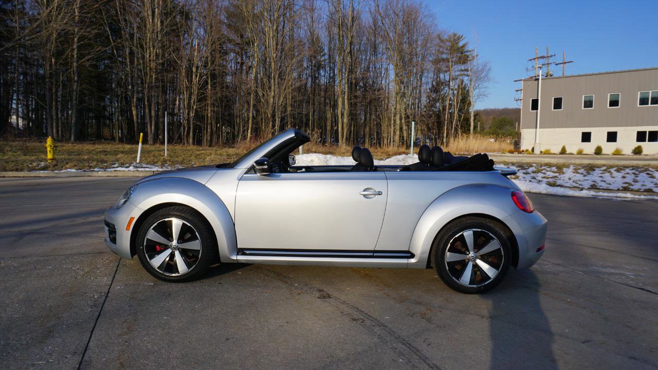 Used 2013 Volkswagen Beetle 2.0T image 2