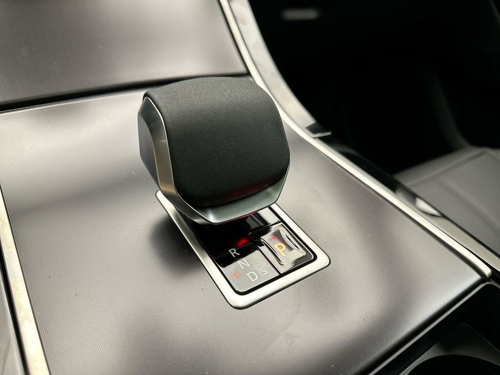 New 2026 Land Rover Range Rover Velar Dynamic SE image 11