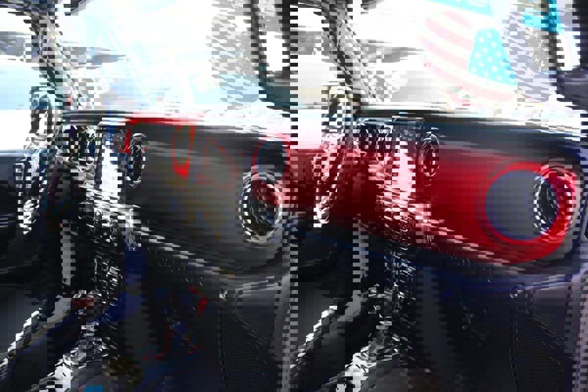 Used 2021 Jeep Wrangler Unlimited Rubicon image 24