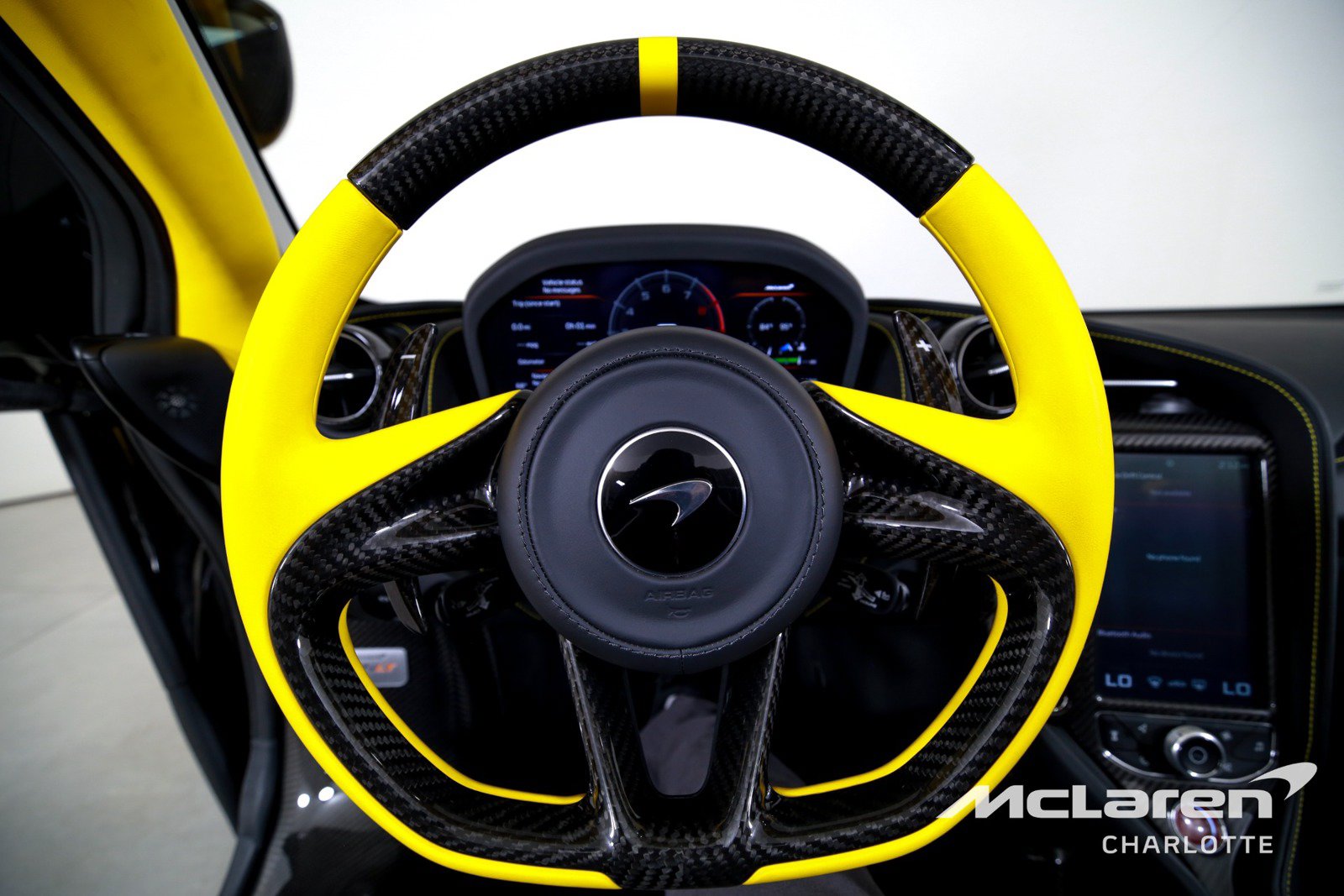 Used 2022 McLaren 765LT RWD image 16