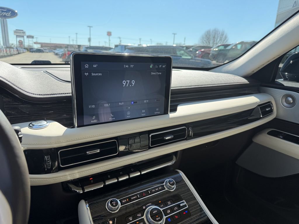 Certified 2023 Lincoln Aviator Black Label image 27