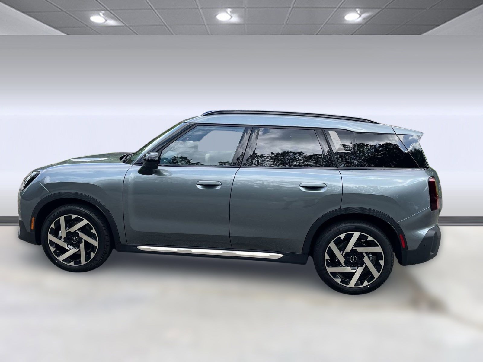 Used 2025 MINI Cooper Countryman S w/ Comfort Package Max image 2