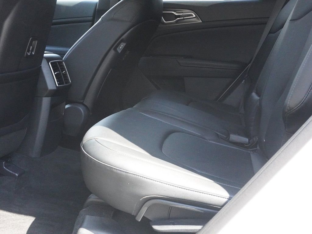 Used 2023 Kia Sportage EX image 26