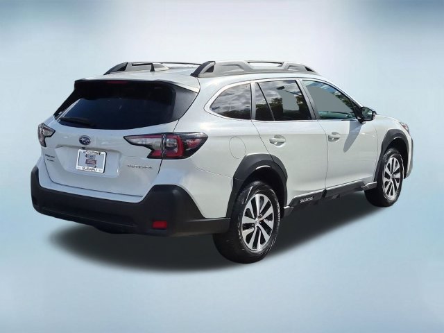 Used 2025 Subaru Outback Premium AWD/4WD image 7