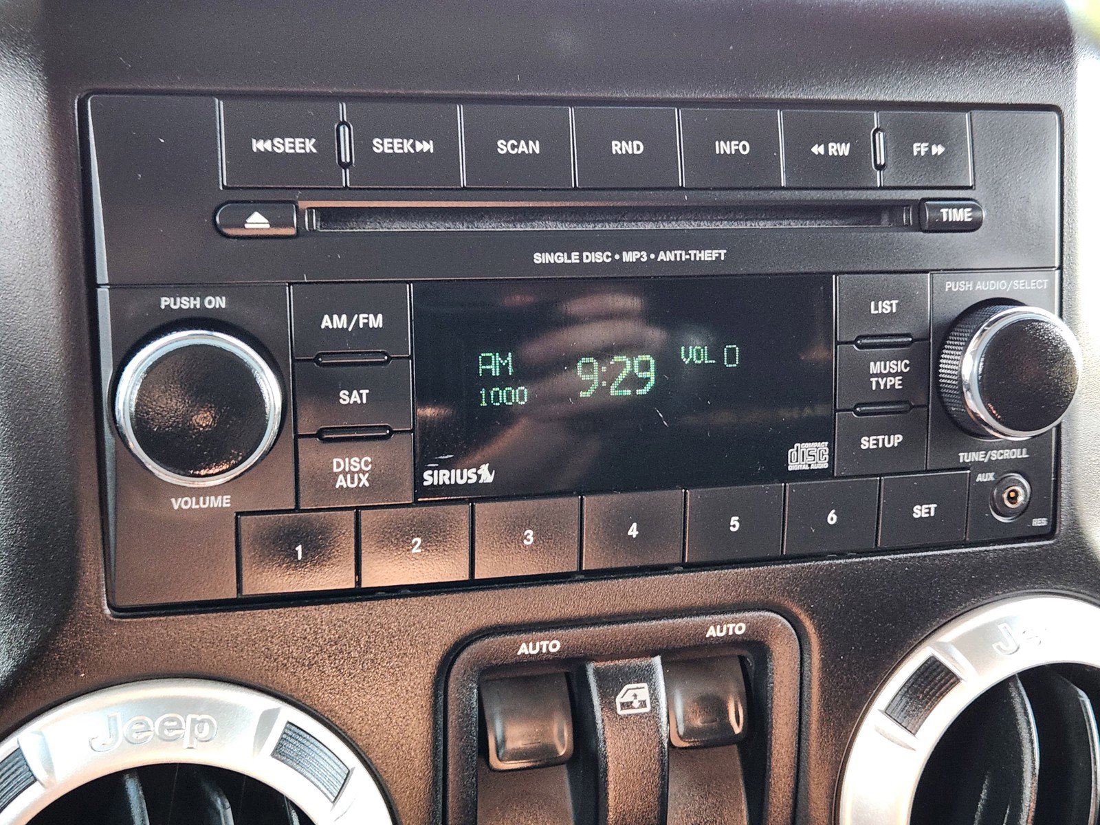 Used 2014 Jeep Wrangler Sahara image 6