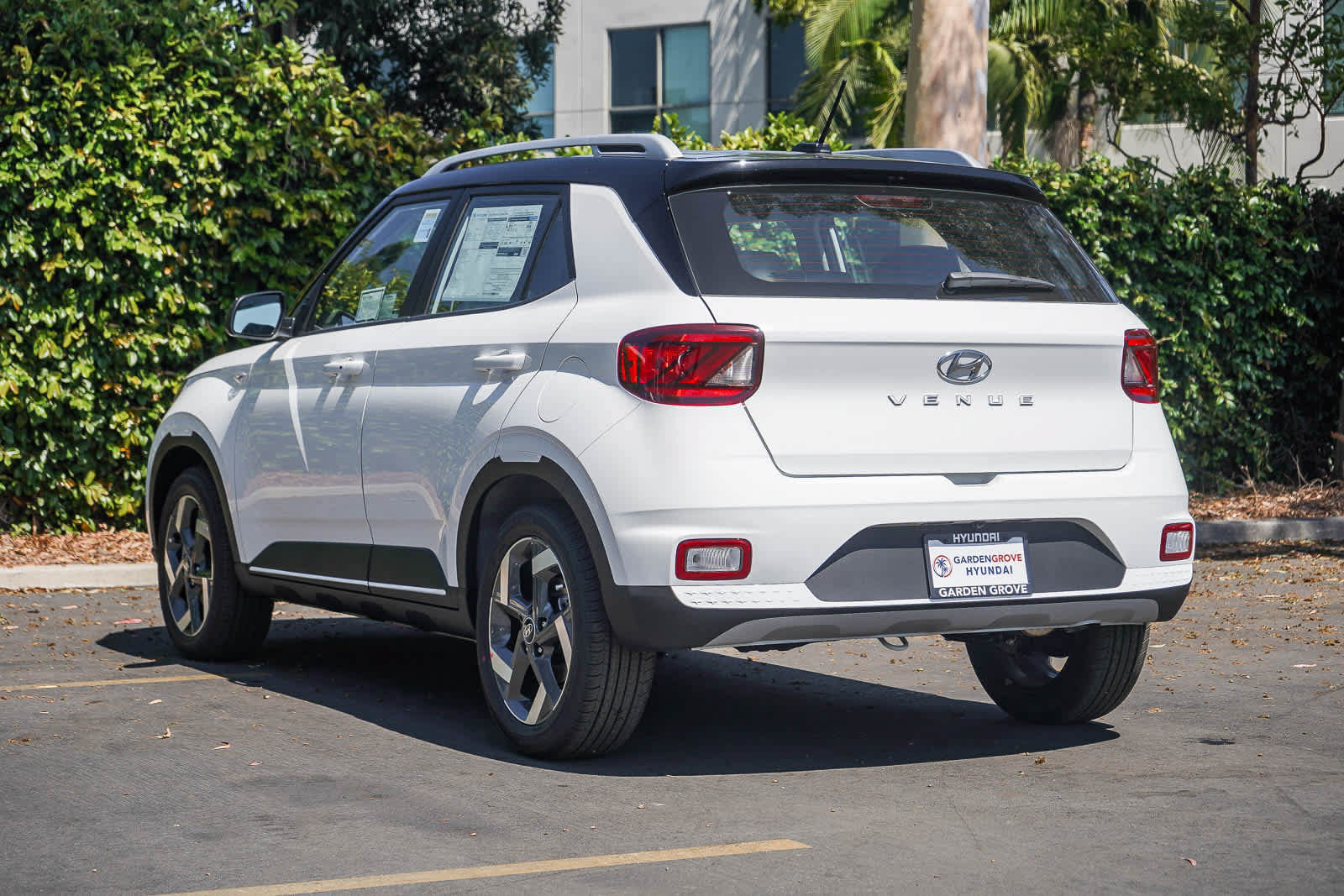 New 2026 Hyundai Venue SEL FWD image 4