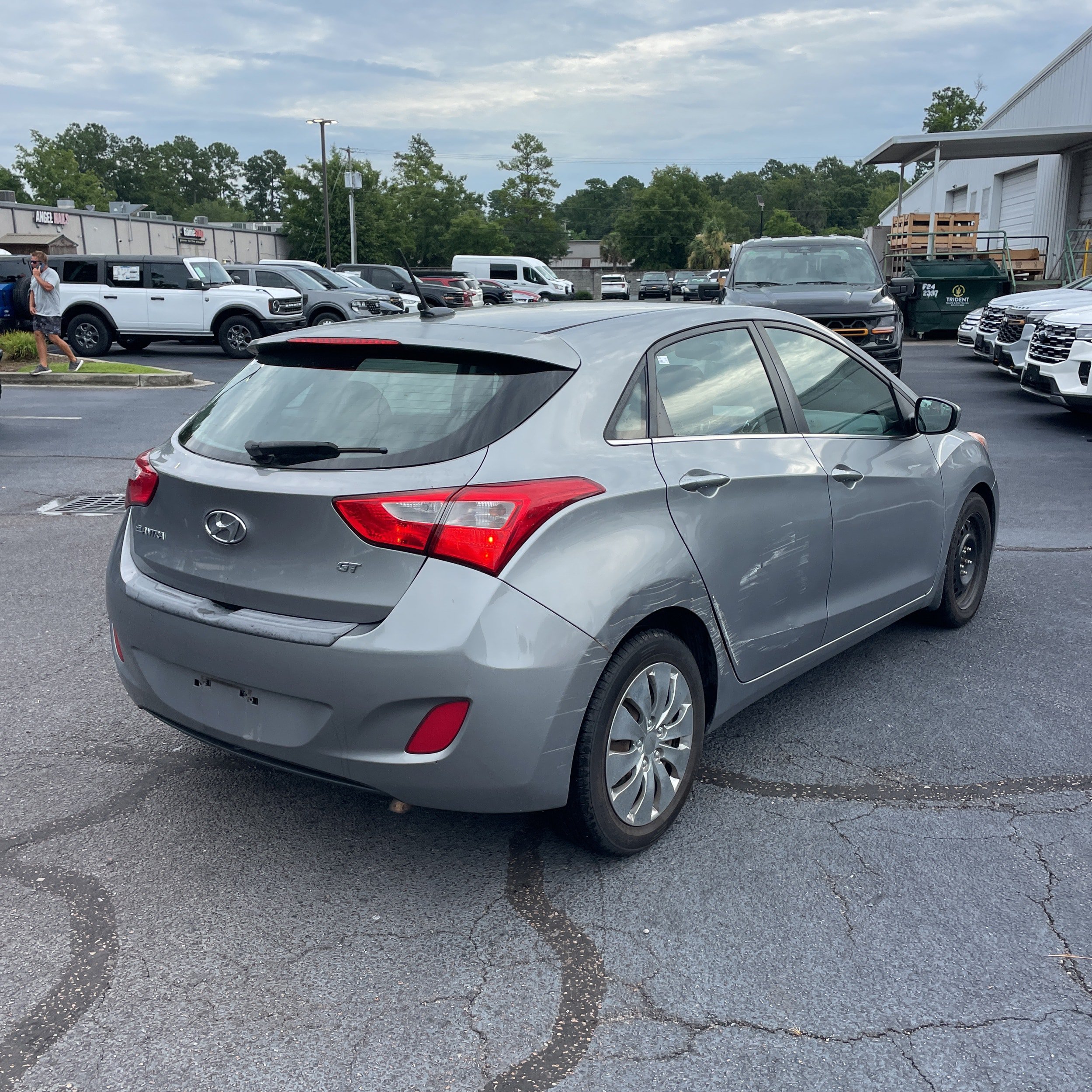 Used 2016 Hyundai Elantra GT FWD image 9