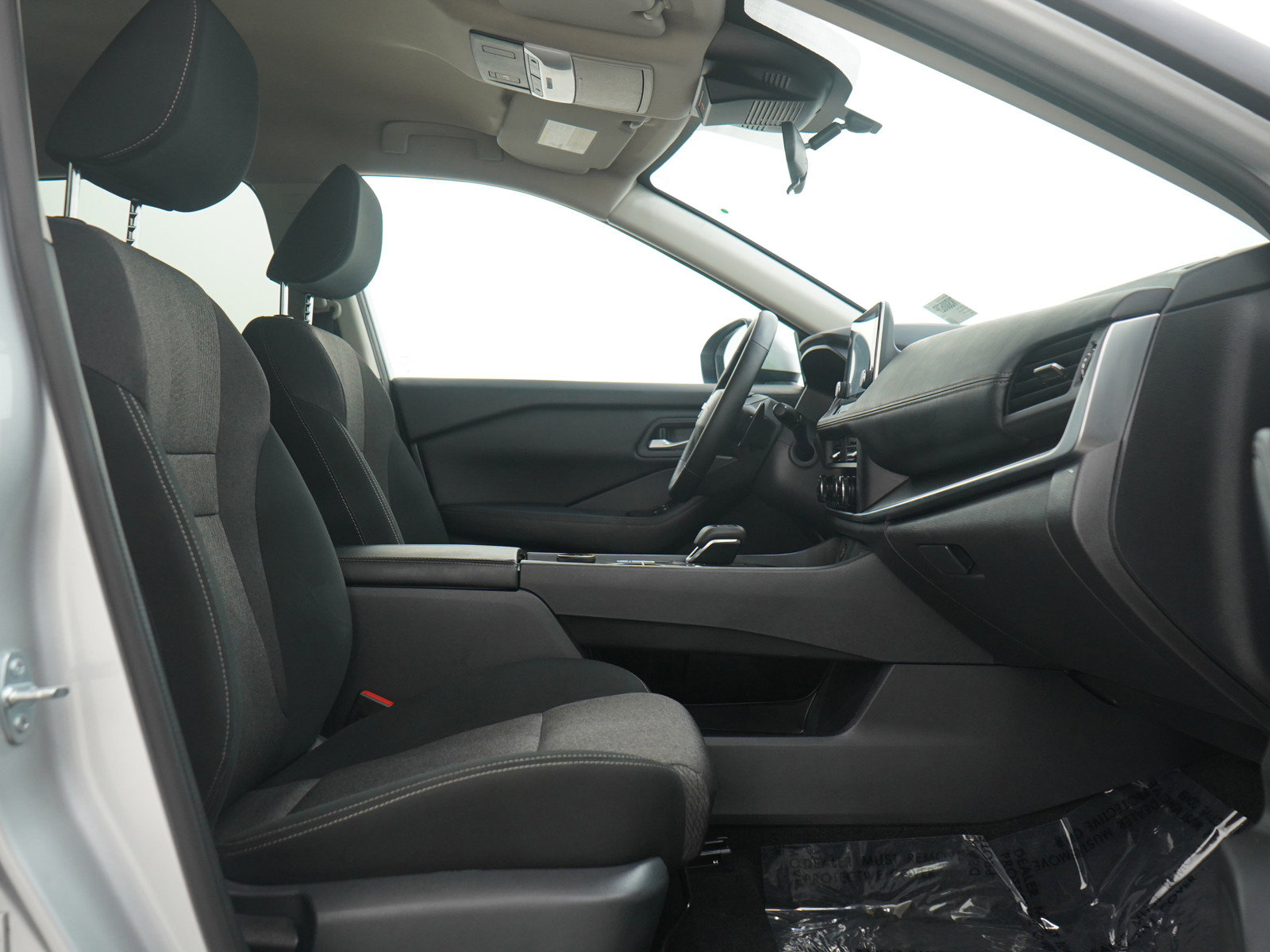 Used 2025 Nissan Rogue SV AWD/4WD image 12