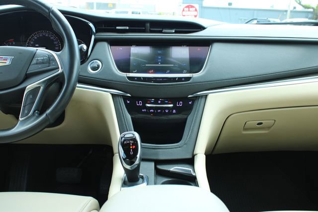 Used 2019 Cadillac XT5 AWD image 17