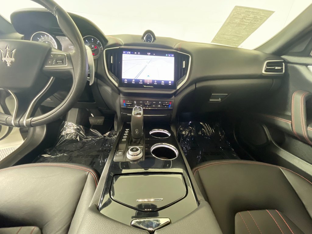 Used 2022 Maserati Ghibli Modena image 27