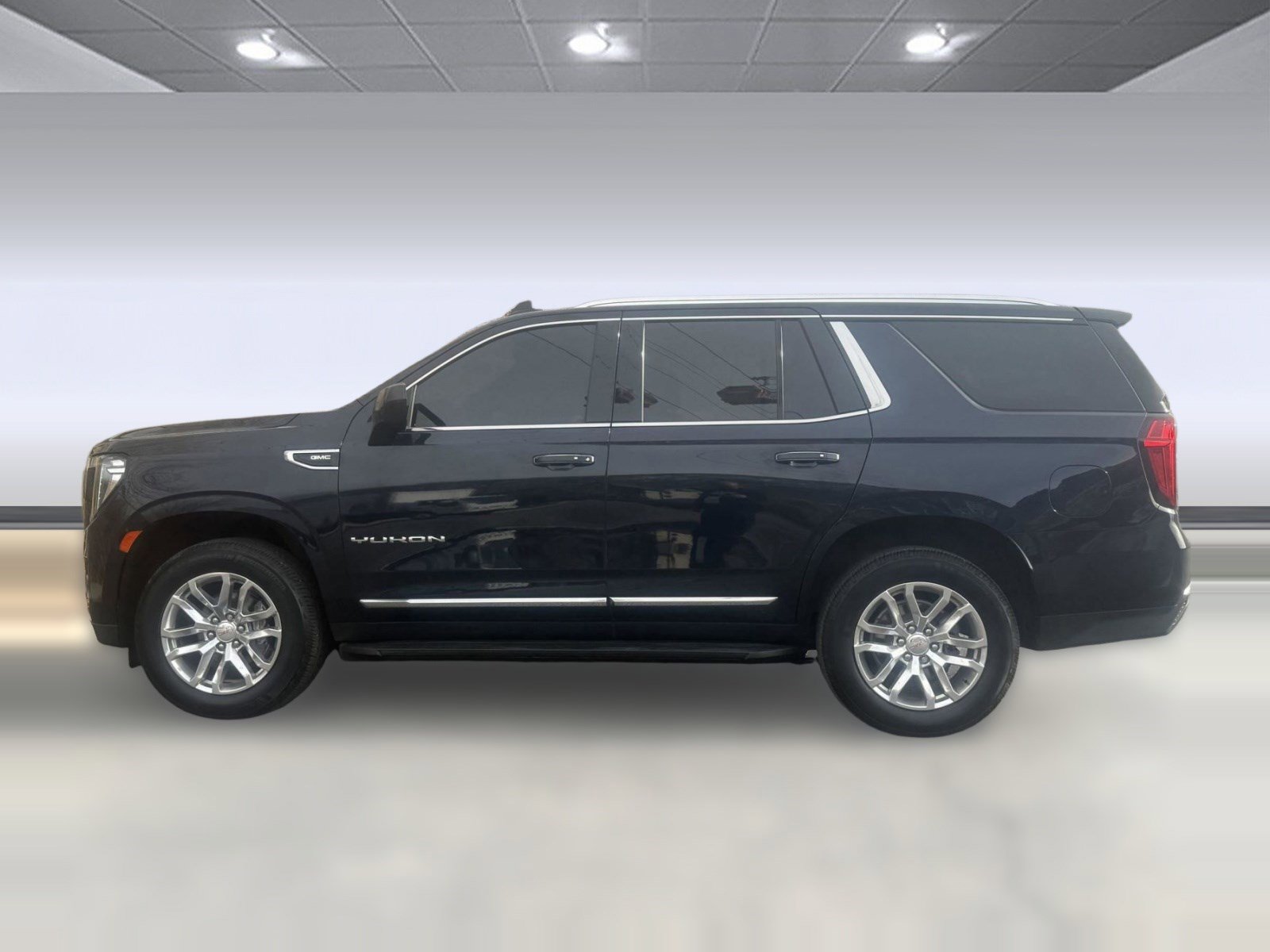 Used 2022 GMC Yukon SLT AWD/4WD image 2