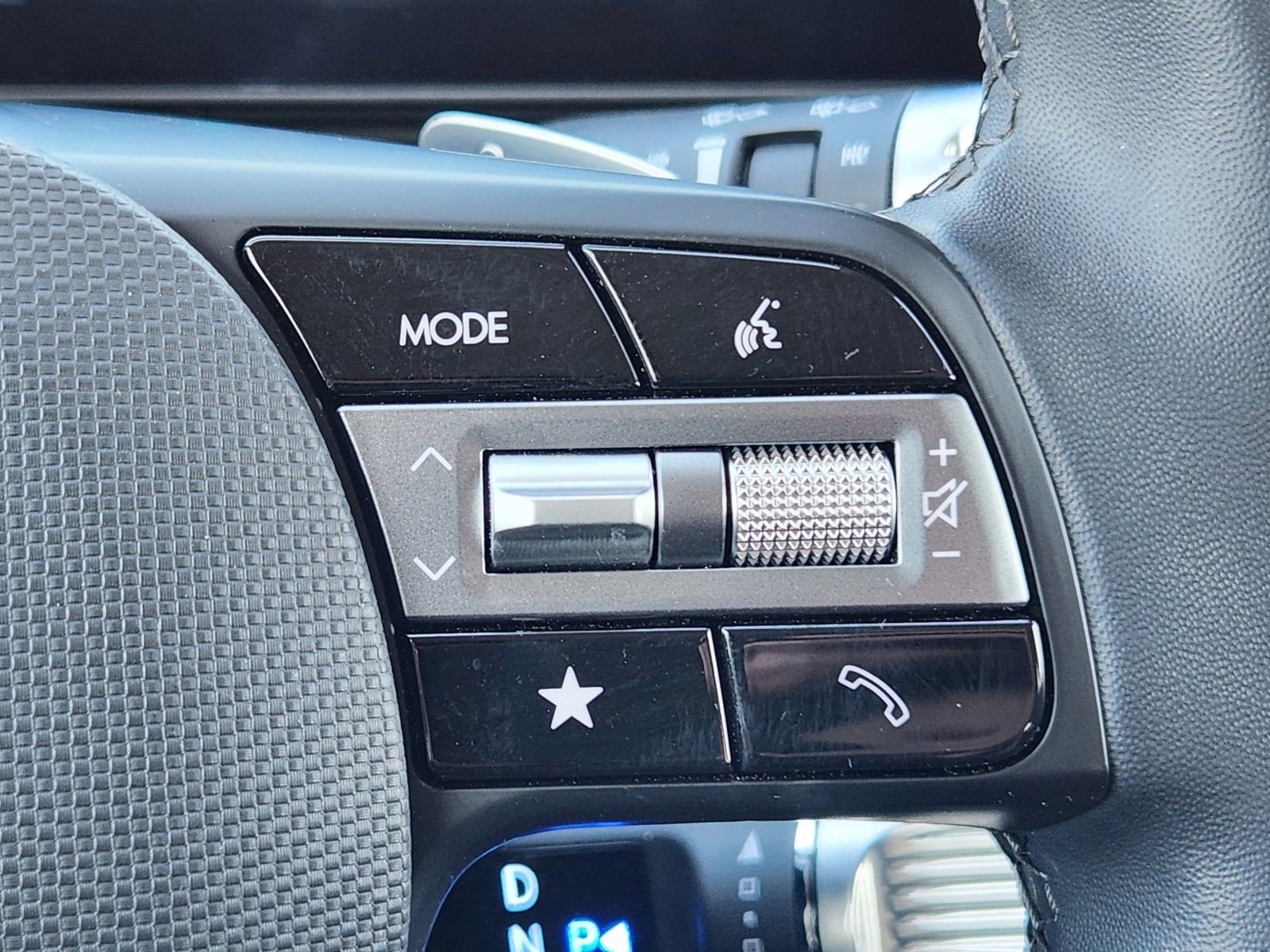 Used 2025 Hyundai Ioniq 5 SE image 12