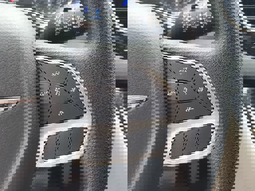 Used 2020 Chrysler Pacifica Touring w/ Tire & Wheel Group image 24