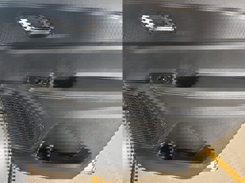 Used 2024 Jeep Grand Cherokee L Altitude image 20