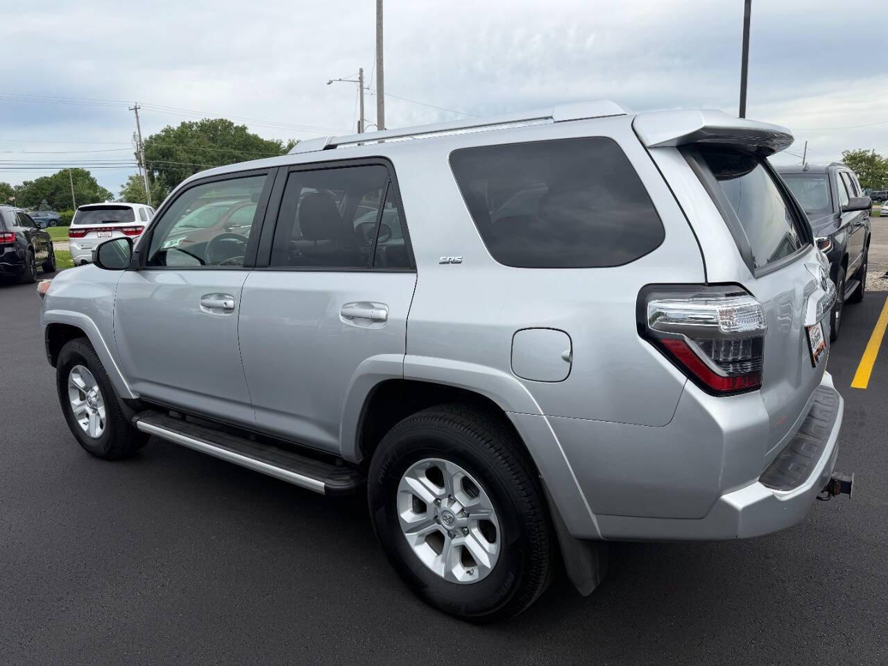 Used 2014 Toyota 4Runner SR5 AWD/4WD image 3