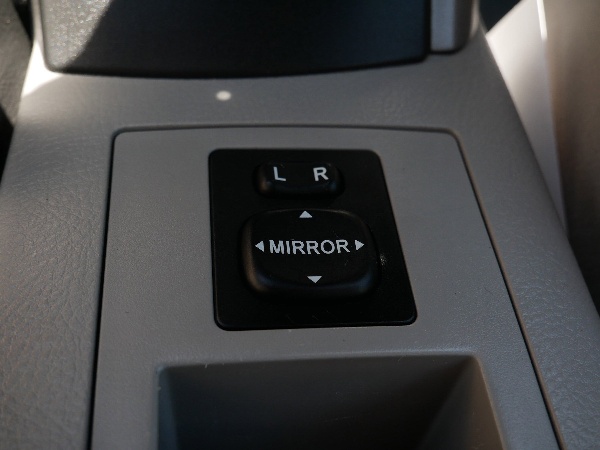 Used 2008 Toyota RAV4 Limited image 31