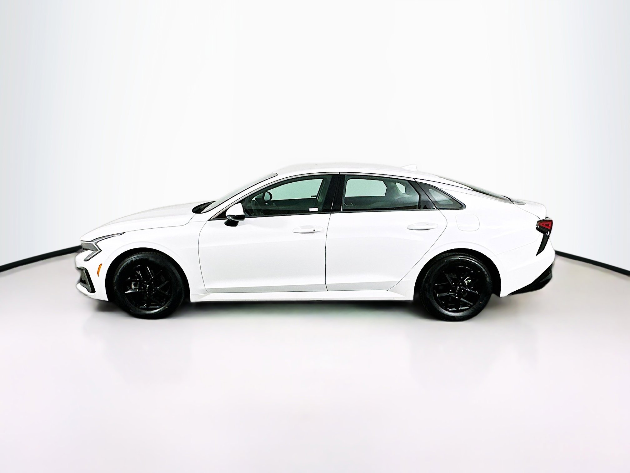 Used 2025 Kia K5 LXS image 4