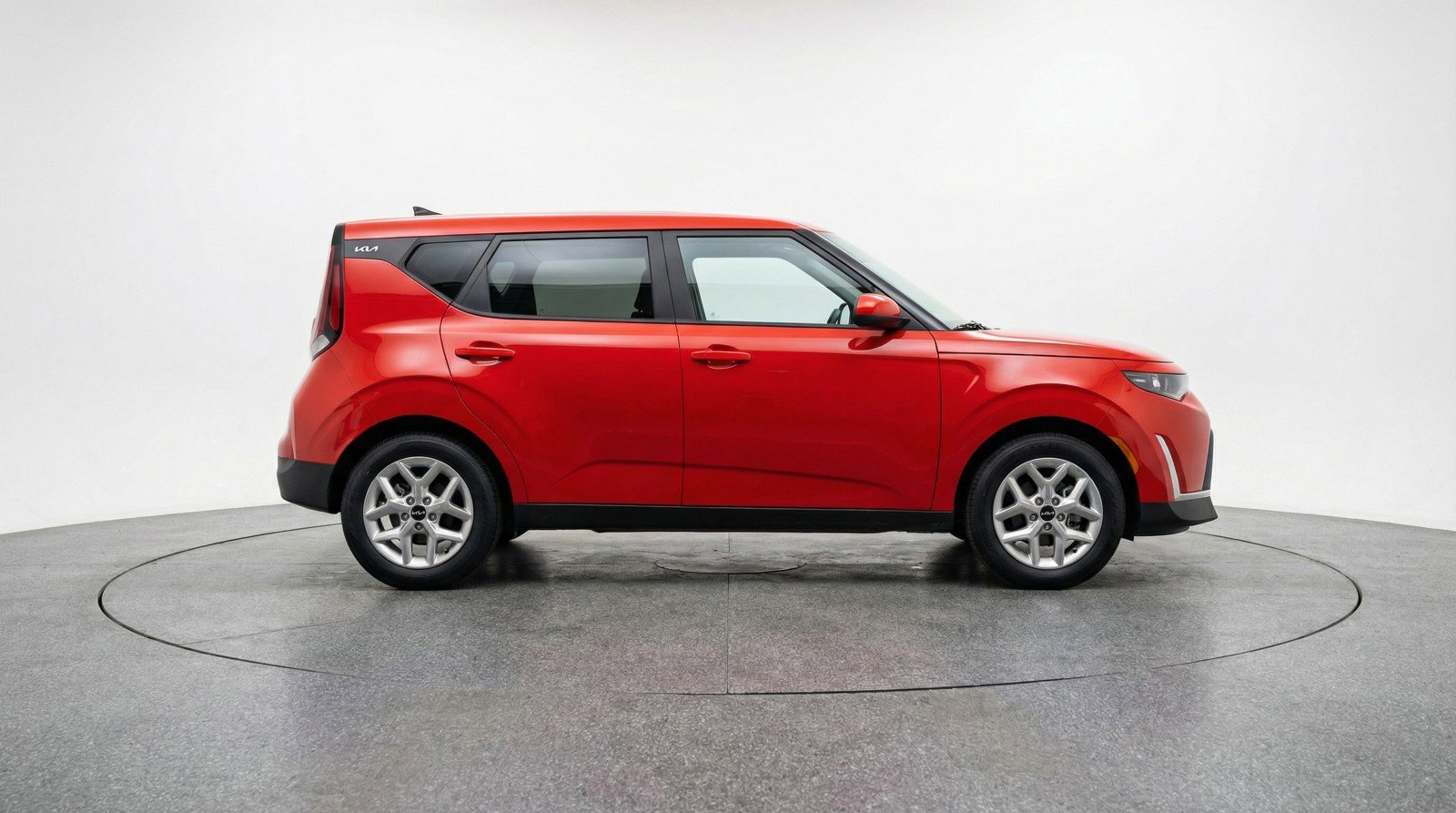 Used 2025 Kia Soul LX w/ LX Technology Package image 9