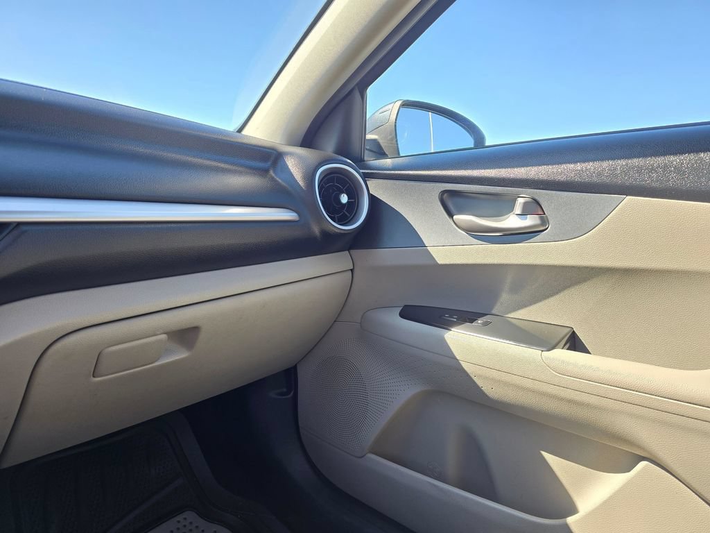 Used 2019 Kia Forte LXS FWD image 25