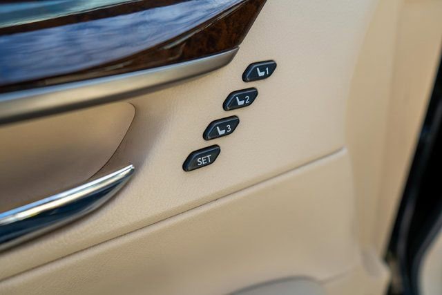 Used 2014 Lexus ES 350 w/ Luxury Package FWD image 19