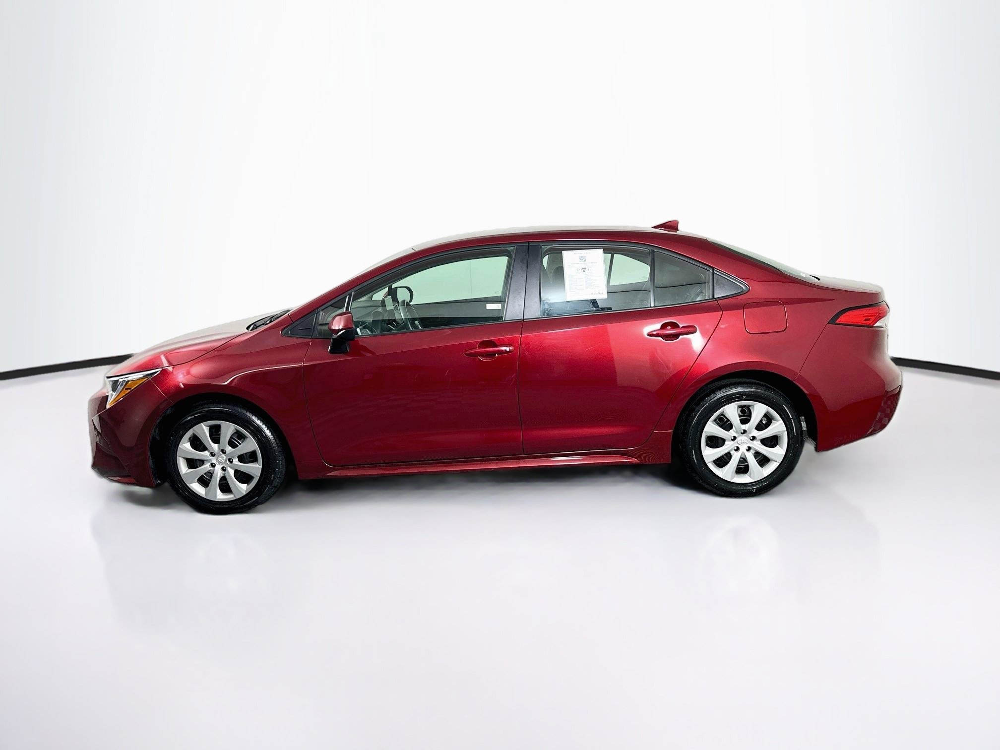Used 2025 Toyota Corolla LE FWD image 4