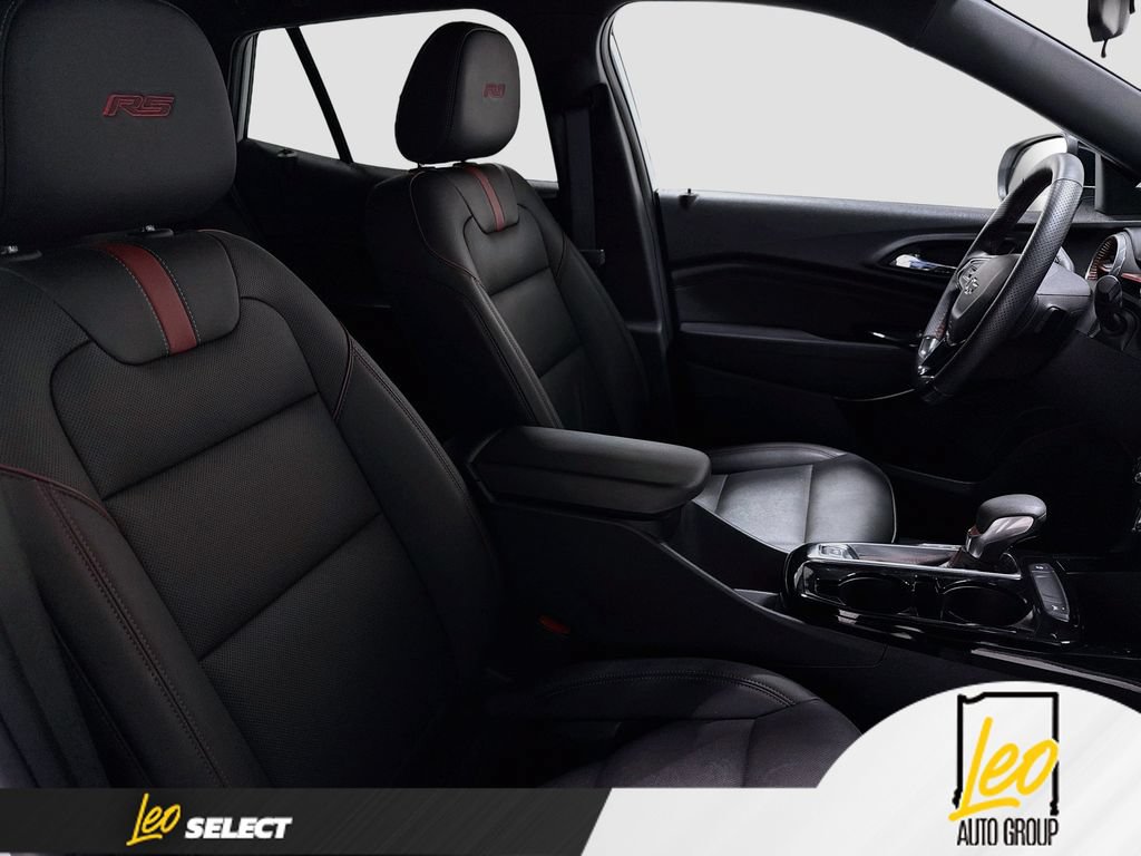 Used 2024 Chevrolet Trax RS w/ Driver Confidence Package FWD image 28