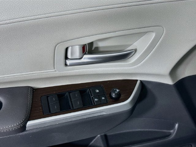 Certified 2024 Toyota Sienna XLE FWD image 19