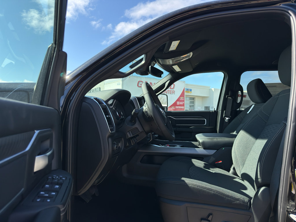 New 2026 RAM 2500 Big Horn AWD/4WD image 12