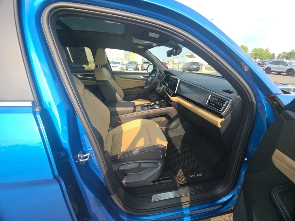Used 2024 Volkswagen Atlas Cross Sport SE w/ Panoramic Sunroof Package AWD/4WD image 34