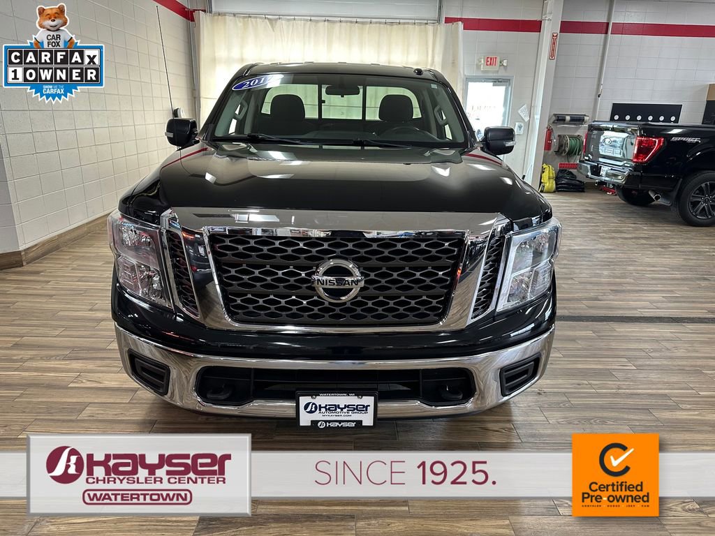 Used 2017 Nissan Titan SV image 7