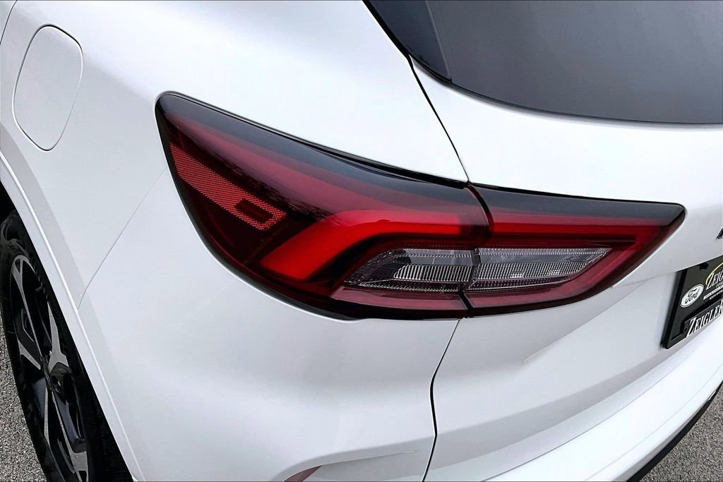 Certified 2023 Ford Escape ST-Line Select w/ Tech Pack #2 image 28