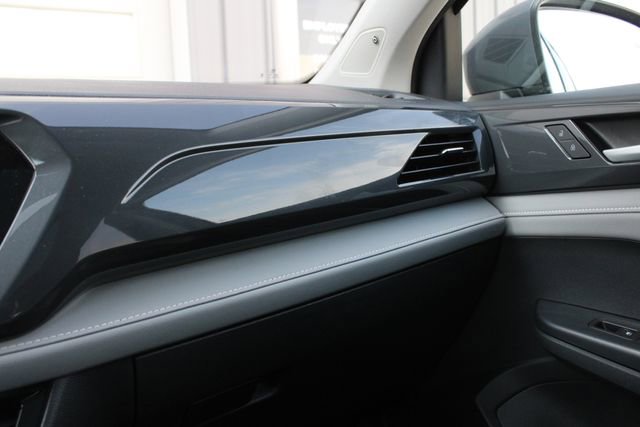 Used 2024 Volkswagen Taos SEL AWD/4WD image 20