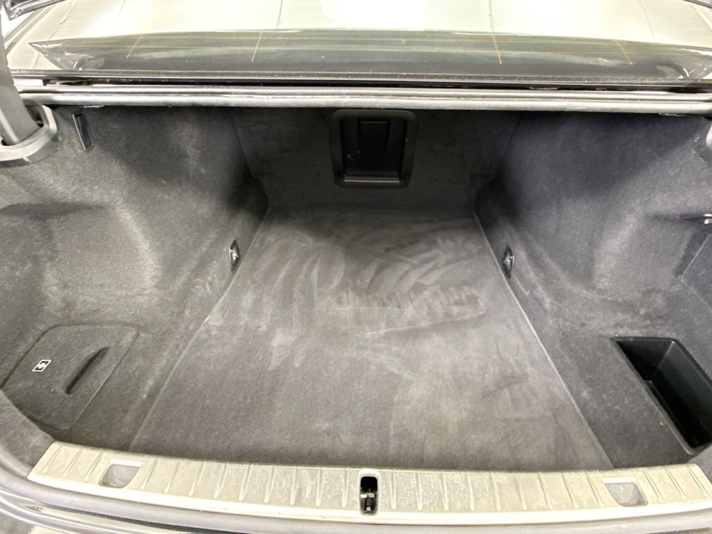 Used 2022 BMW 750i xDrive w/ Executive Package image 27