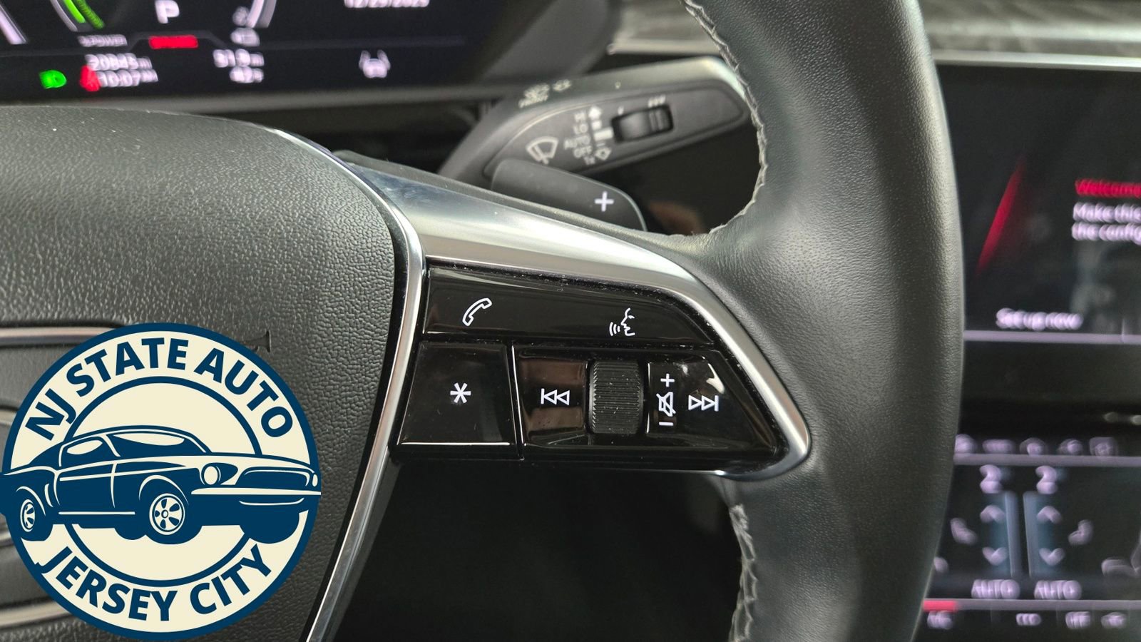 Used 2022 Audi e-tron Premium w/ Convenience Plus Package image 18