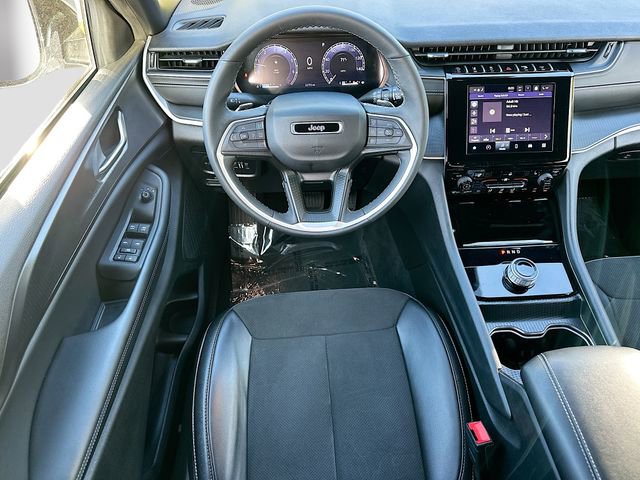 Used 2024 Jeep Grand Cherokee Altitude image 21