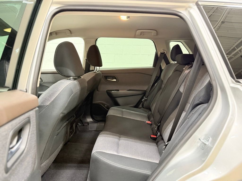 Used 2021 Nissan Rogue SV AWD/4WD image 24