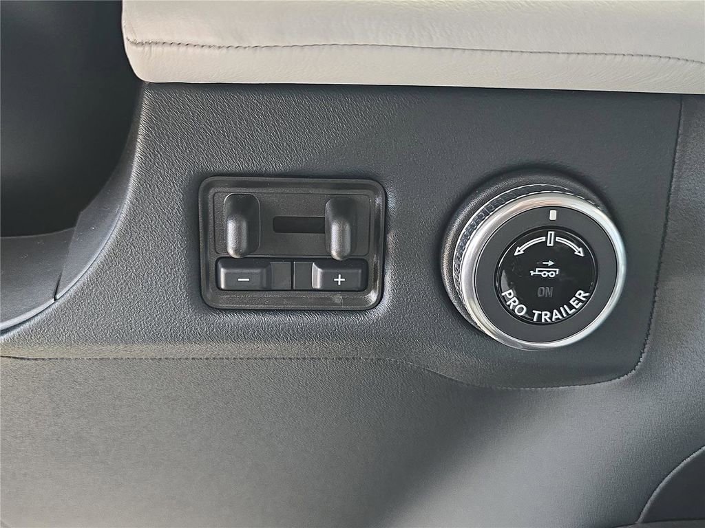 New 2025 Lincoln Navigator L Black Label w/ Black Label Special Edition image 21