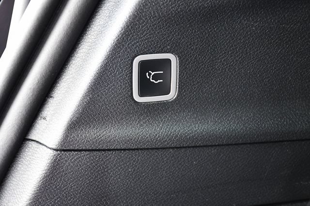 Used 2025 Chrysler Pacifica Limited FWD image 27