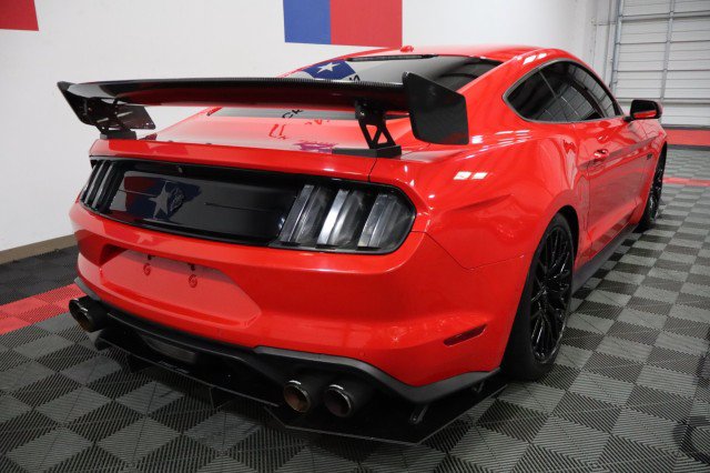 Used 2019 Ford Mustang GT Premium w/ GT Performance Package RWD image 14