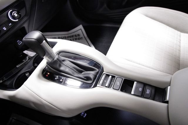 Used 2024 Honda HR-V LX image 28