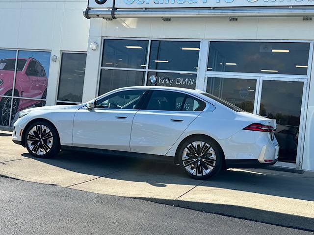 Certified 2024 BMW 540i xDrive w/ Premium Package image 7