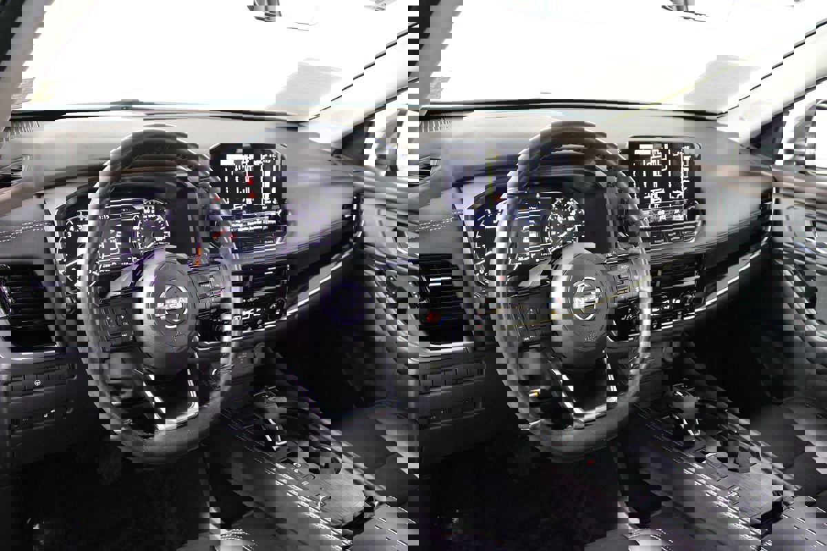 Used 2023 Nissan Rogue SL w/ SL Premium Package image 7