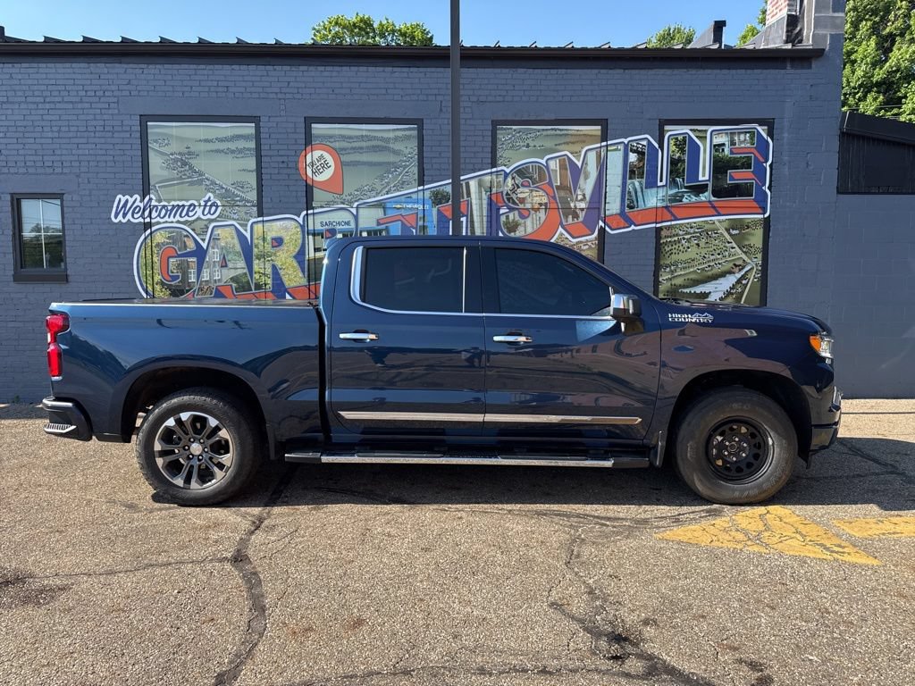 Used 2022 Chevrolet Silverado 1500 High Country w/ Technology Package AWD/4WD image 35