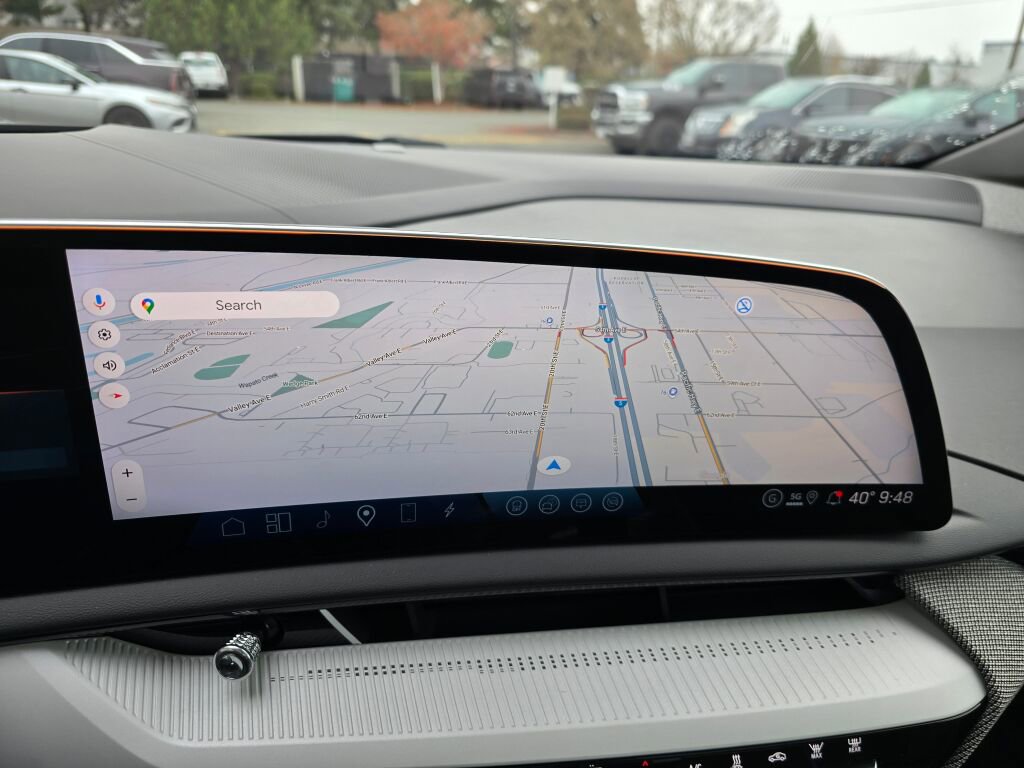 New 2026 Cadillac Optiq Luxury 2 image 26