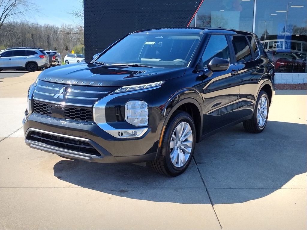 New 2026 Mitsubishi Outlander ES AWD/4WD image 1