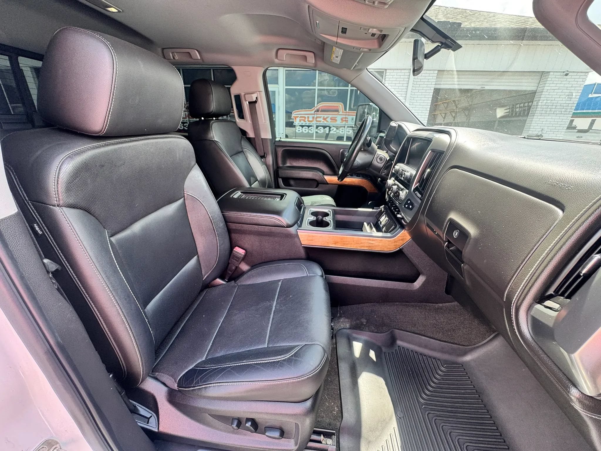 Used 2018 Chevrolet Silverado 1500 LTZ w/ LTZ Plus Package AWD/4WD image 8