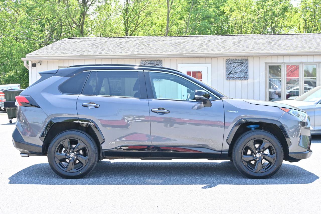 Used 2021 Toyota RAV4 XSE AWD/4WD image 10