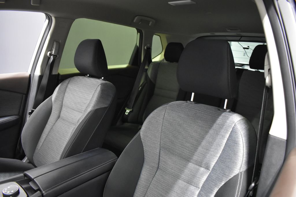 Used 2023 Nissan Rogue SV image 16