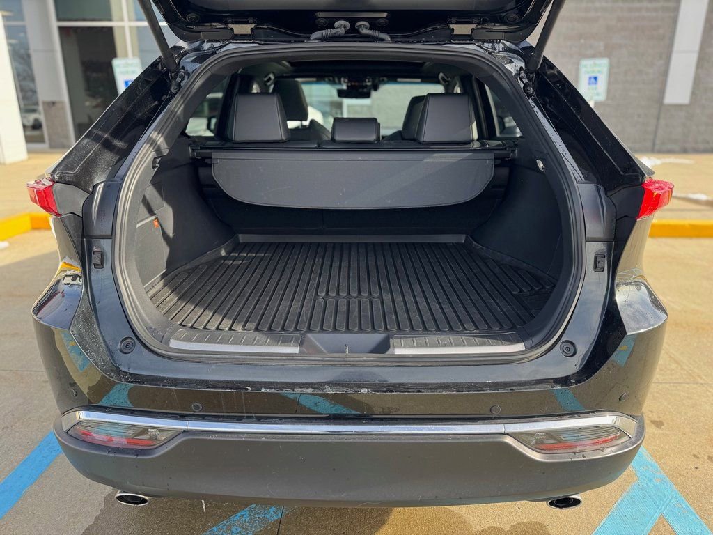 Used 2024 Toyota Venza Limited image 22