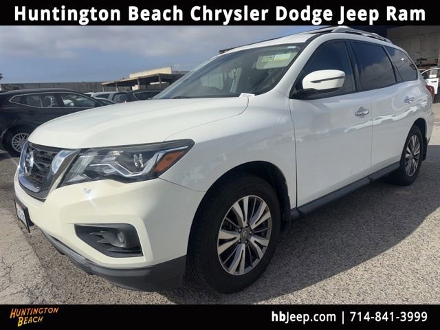 Used 2020 Nissan Pathfinder S FWD image 1